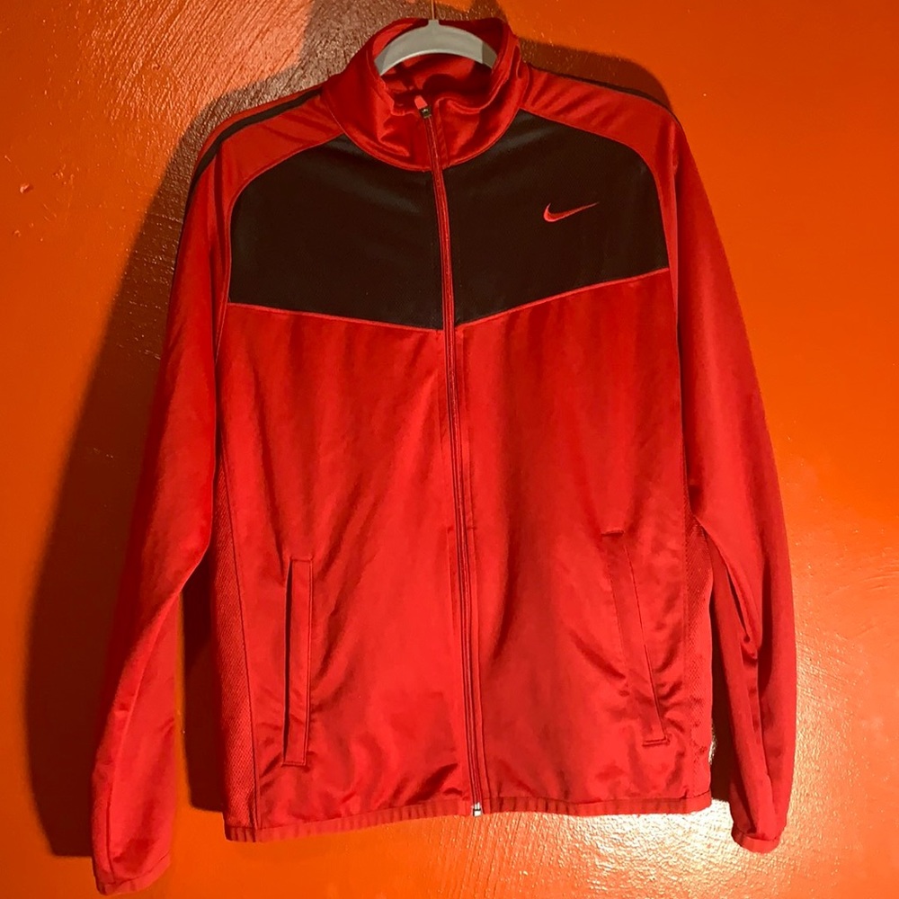 Red training jacket, Size Medium
